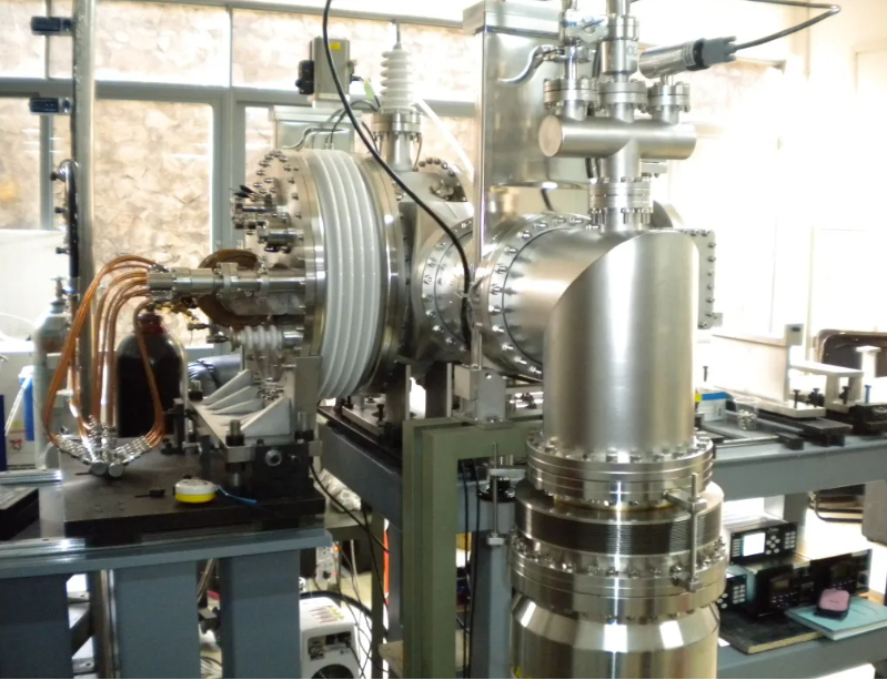 离子源真空抽气系统